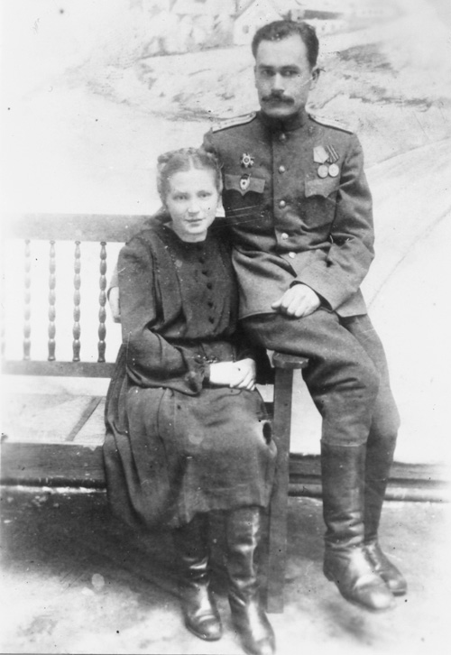 Анна и Валентин в Бялогарде (Польша). Февраль 1946 год